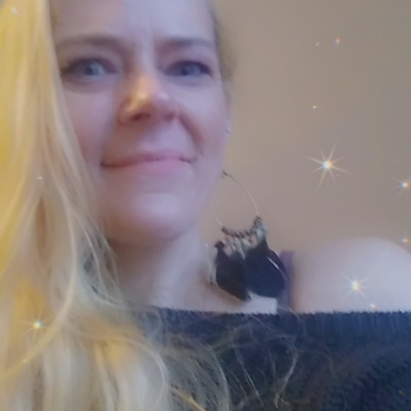 Meet your Posher, Colleen - Picture 3 of 4